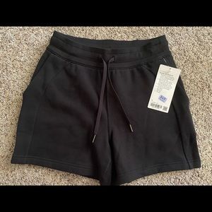 Lululemon Scuba HR short 5” Black size 6